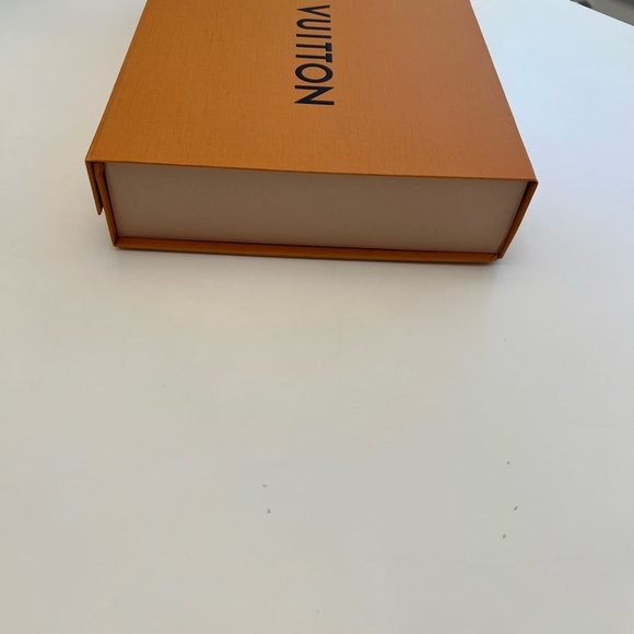 LOUIS VUITTON BOX - Picture 5 of 9